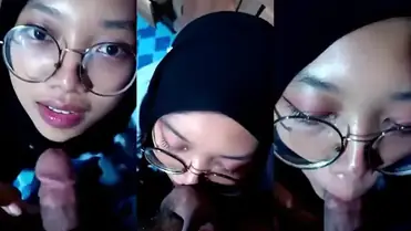 Bokep Jilbab Nanda Mahir Servis Alat Vital poster